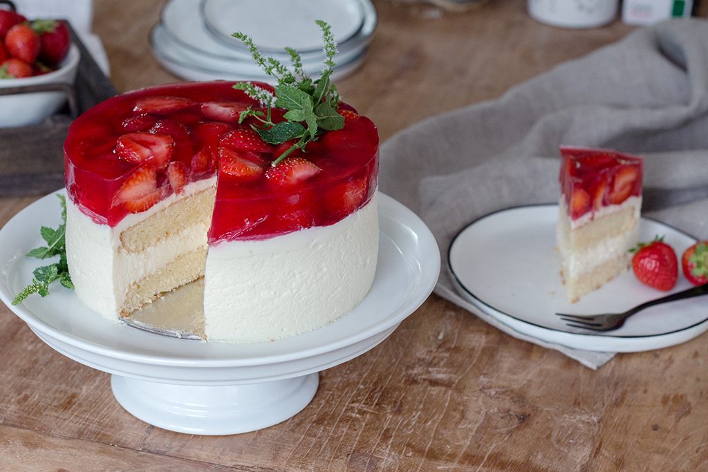 Käse-Sahne Torte mit Erdbeeren – Culirena